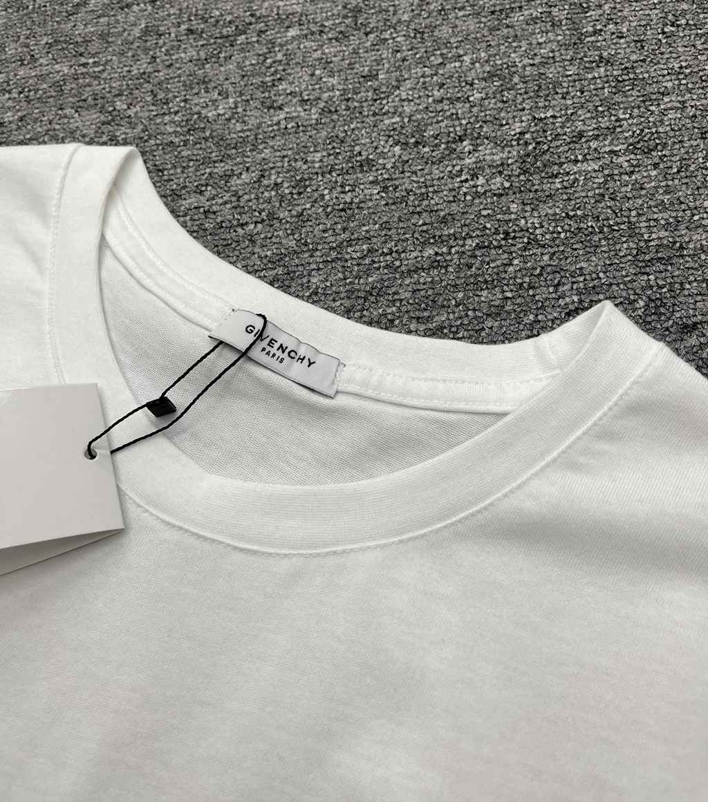 Givench* T-shirt